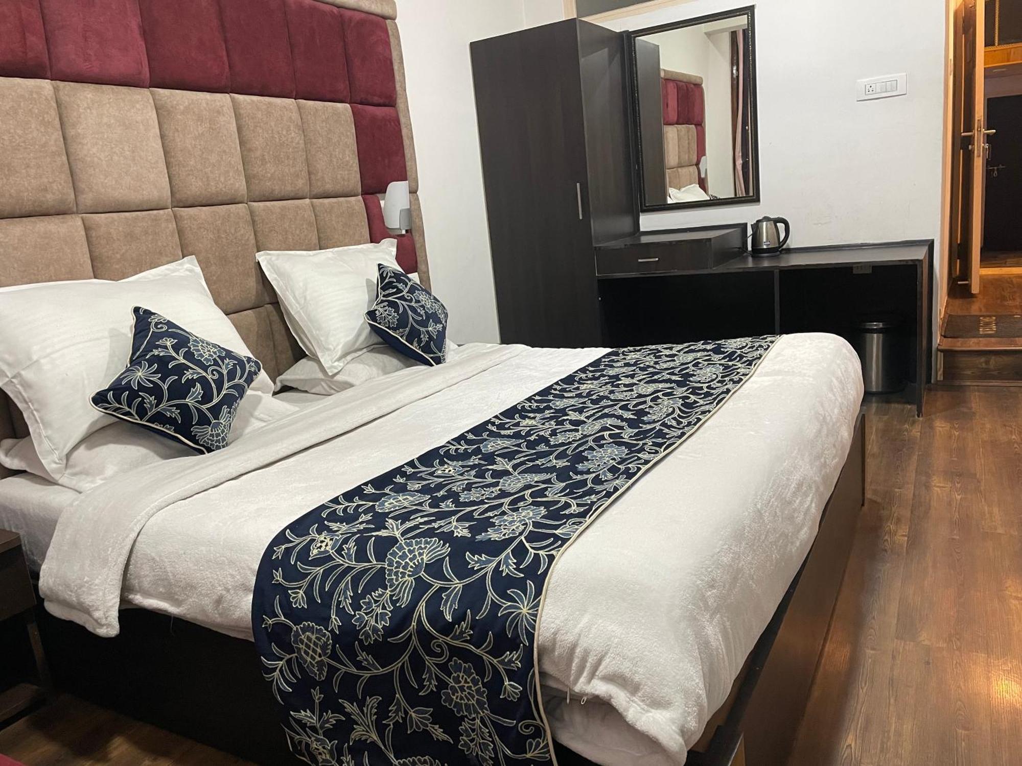 Hotel Senorita Srīnagar Eksteriør bilde