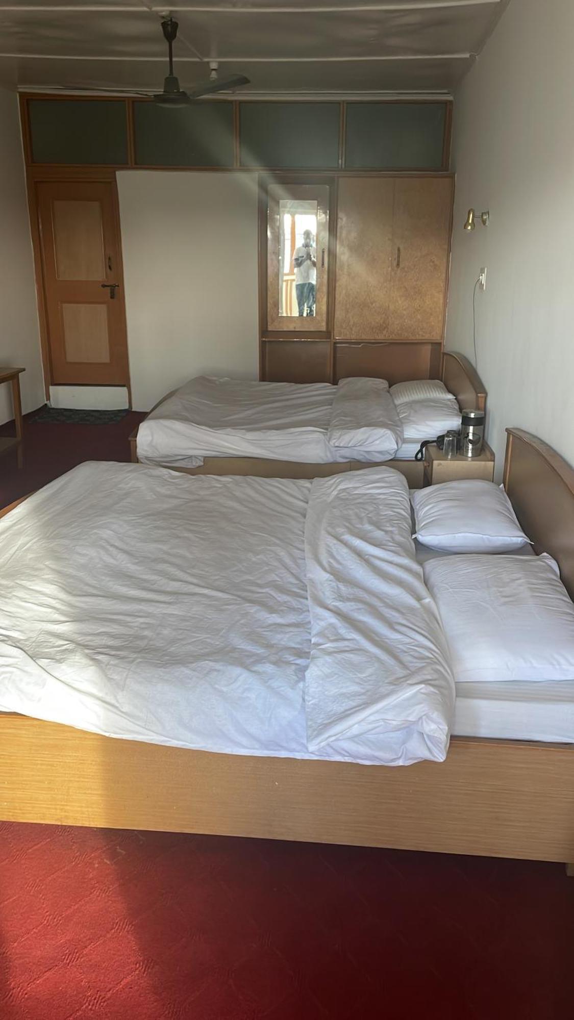Hotel Senorita Srīnagar Eksteriør bilde